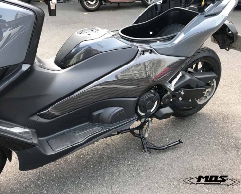 YAMAHA_TMAX560_2022_碳纖維車身左右側蓋