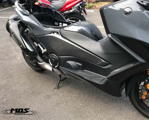 YAMAHA_TMAX560_2022_碳纖維車身左右側蓋