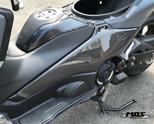 YAMAHA_TMAX560_2022_碳纖維車身左右側蓋