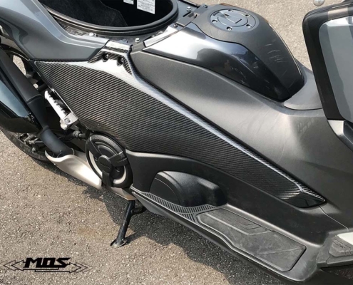 YAMAHA_TMAX560_2022_碳纖維車身左右側蓋