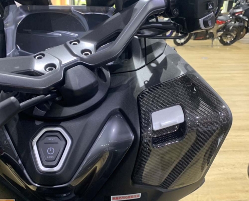 YAMAHA_TMAX560_2022碳纖維置物箱蓋