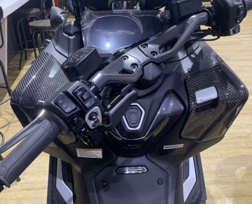 YAMAHA_TMAX560_2022碳纖維置物箱蓋