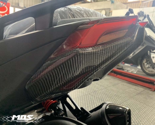 MOS_KRVmoto版_碳纖維尾燈下蓋